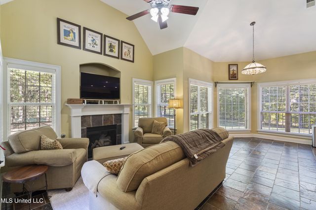 5666 Chessie Drive, Olive Branch, MS 38654