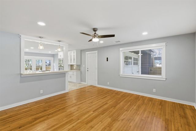 5614 SHOALWOOD Ave, Austin, TX 78756