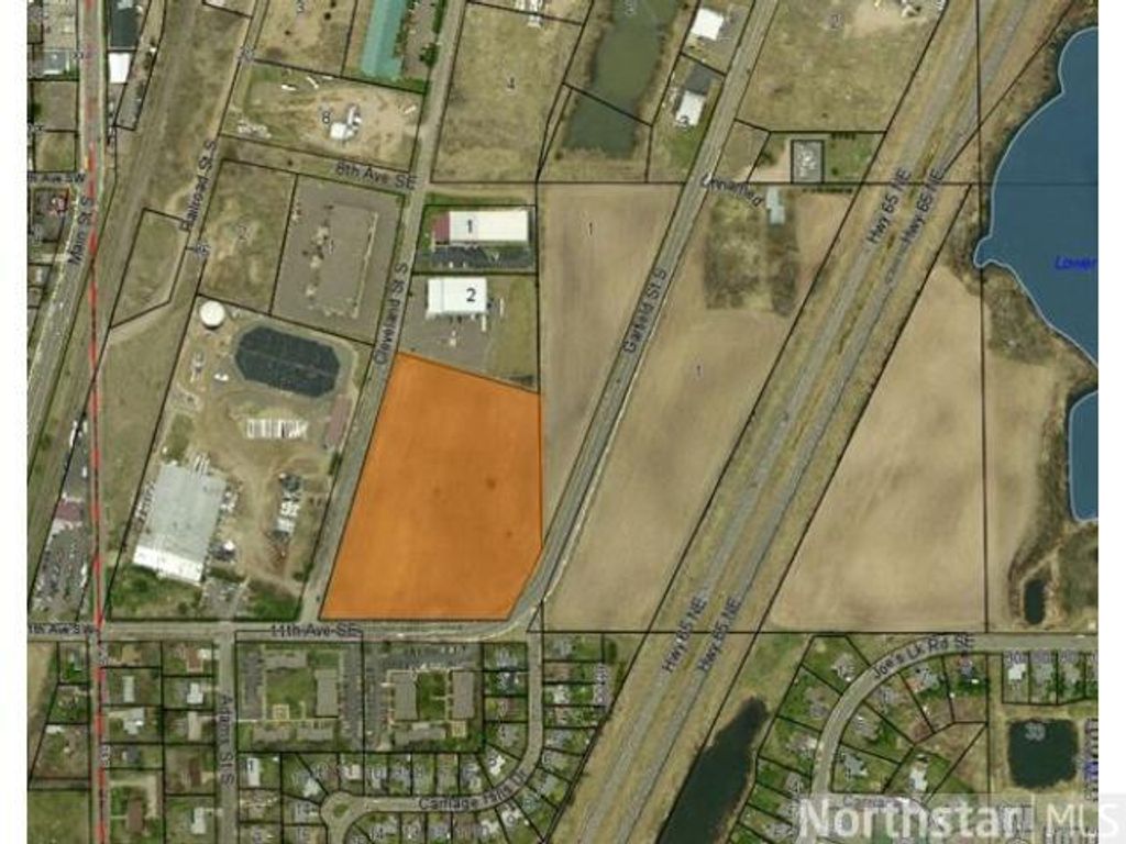 100 11th Avenue SE, Cambridge, MN 55008 — exterior