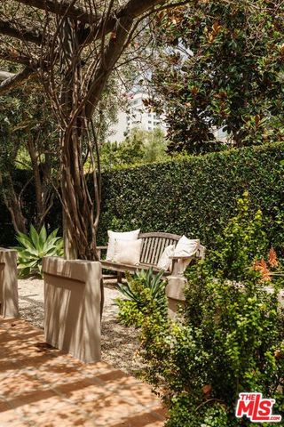 9008 Elevado Street, West Hollywood, CA 90069