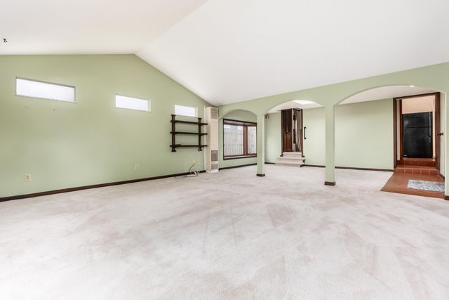 60 W Schreyer Place, Columbus, OH 43214