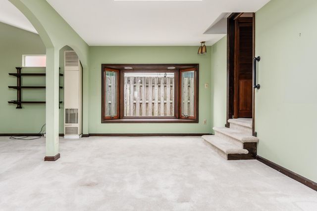 60 W Schreyer Place, Columbus, OH 43214