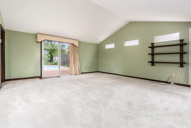 60 W Schreyer Place, Columbus, OH 43214