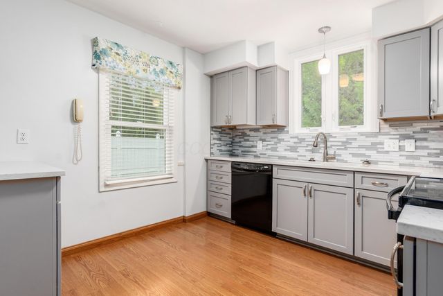60 W Schreyer Place, Columbus, OH 43214