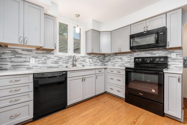 60 W Schreyer Place, Columbus, OH 43214