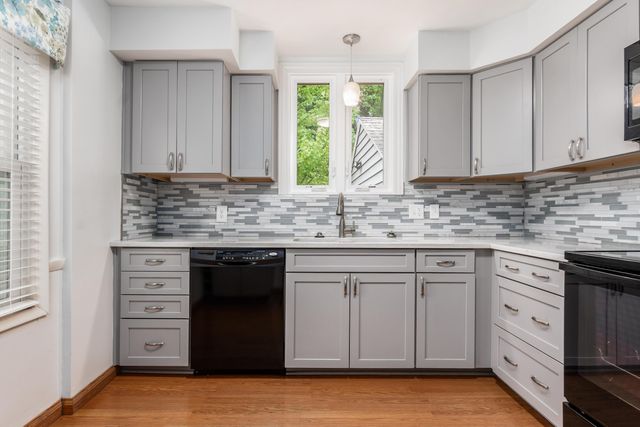 60 W Schreyer Place, Columbus, OH 43214