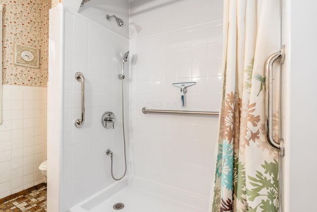 60 W Schreyer Place, Columbus, OH 43214