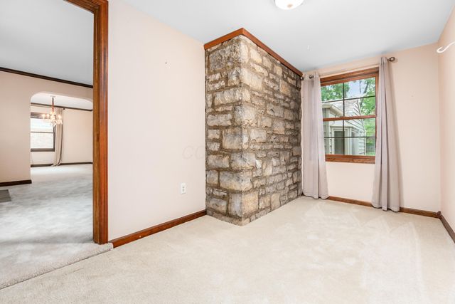 60 W Schreyer Place, Columbus, OH 43214