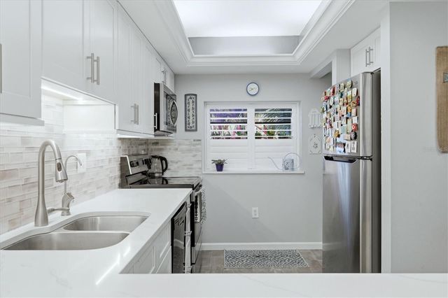 3361 CROSS CREEK DRIVE 3361, Sarasota, FL 34231