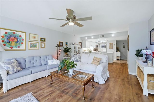 3361 CROSS CREEK DRIVE 3361, Sarasota, FL 34231