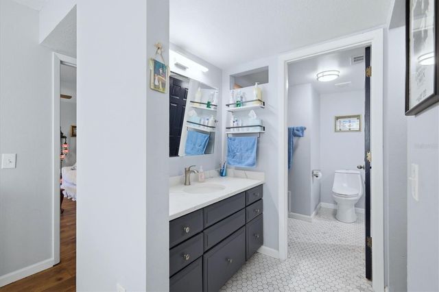 3361 CROSS CREEK DRIVE 3361, Sarasota, FL 34231