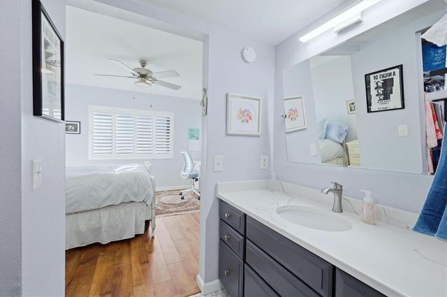 3361 CROSS CREEK DRIVE 3361, Sarasota, FL 34231