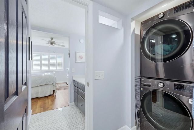 3361 CROSS CREEK DRIVE 3361, Sarasota, FL 34231