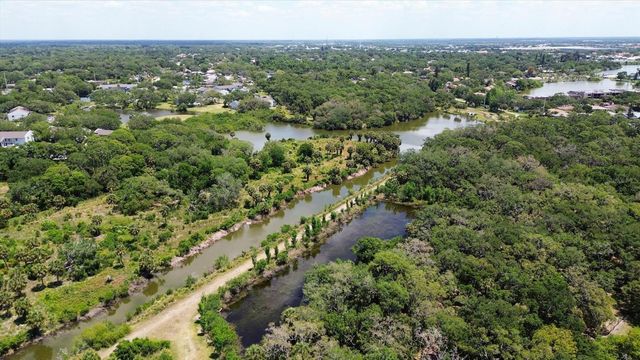 3361 CROSS CREEK DRIVE 3361, Sarasota, FL 34231