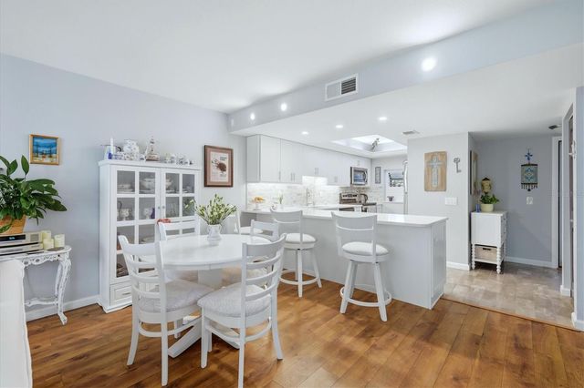 3361 CROSS CREEK DRIVE 3361, Sarasota, FL 34231