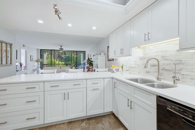 3361 CROSS CREEK DRIVE 3361, Sarasota, FL 34231