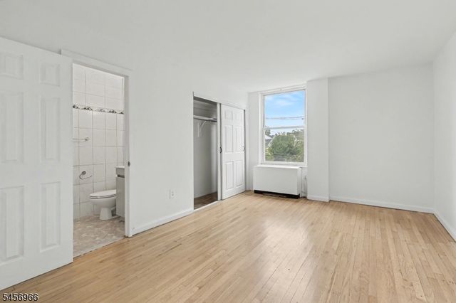 712 N Broad St 2C, Elizabeth City, NJ 07208