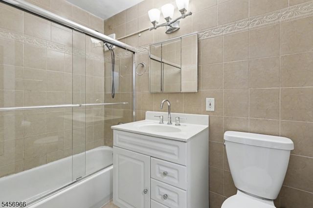 712 N Broad St 2C, Elizabeth City, NJ 07208