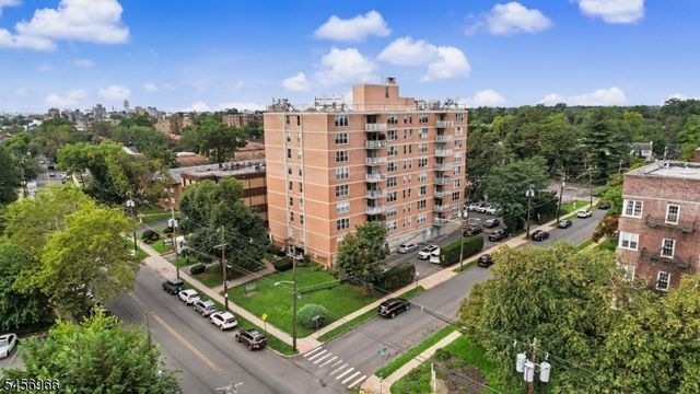 712 N Broad St 2C, Elizabeth City, NJ 07208