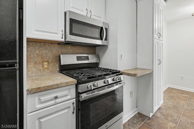 712 N Broad St 2C, Elizabeth City, NJ 07208