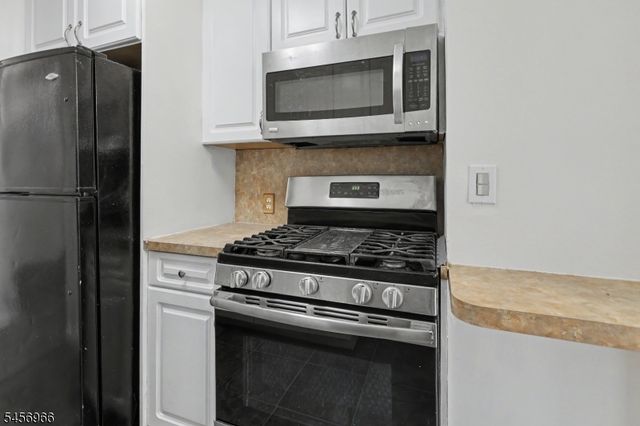 712 N Broad St 2C, Elizabeth City, NJ 07208