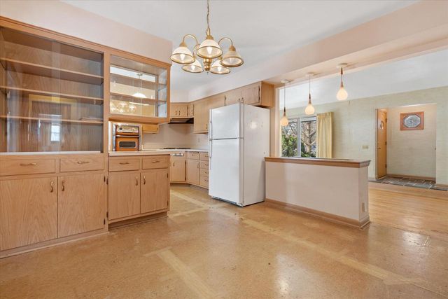 6986 N Ardara AVENUE, Glendale, WI 53209