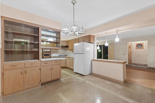 6986 N Ardara AVENUE, Glendale, WI 53209