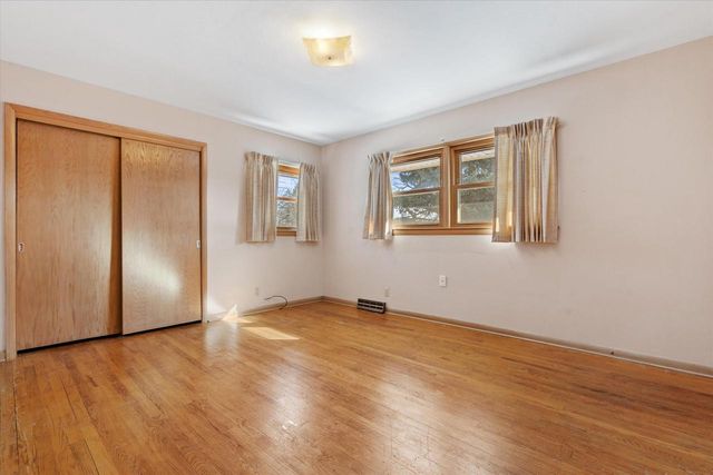 6986 N Ardara AVENUE, Glendale, WI 53209