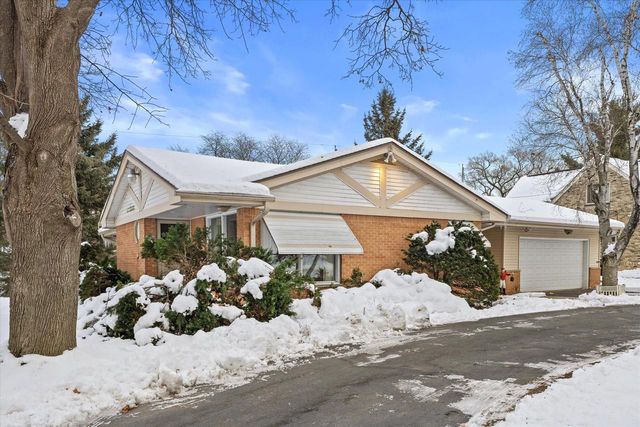 6986 N Ardara AVENUE, Glendale, WI 53209