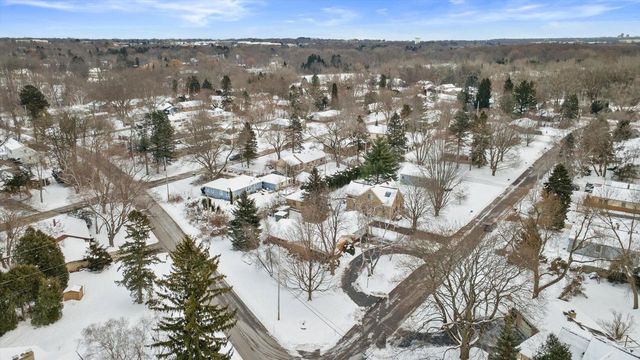 6986 N Ardara AVENUE, Glendale, WI 53209