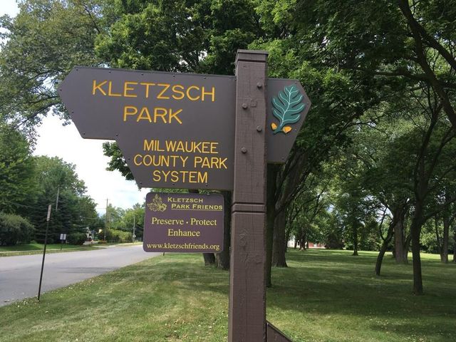 6986 N Ardara AVENUE, Glendale, WI 53209