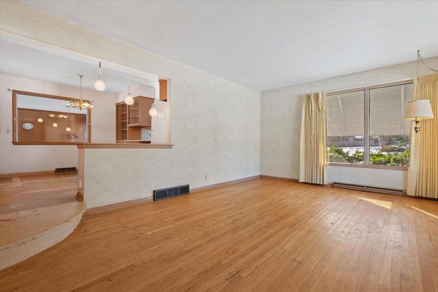 6986 N Ardara AVENUE, Glendale, WI 53209