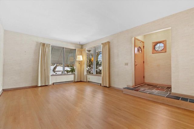 6986 N Ardara AVENUE, Glendale, WI 53209