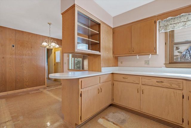 6986 N Ardara AVENUE, Glendale, WI 53209