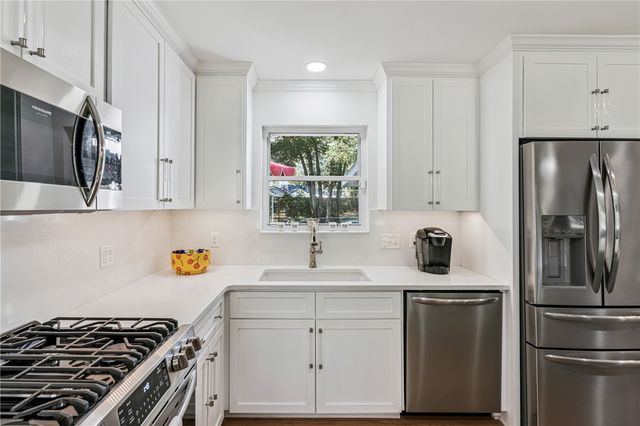 907 Mallery Street, St Simons Island, GA 31522