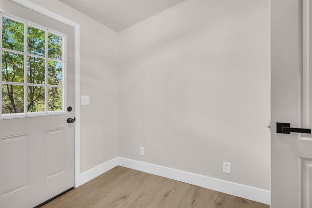 7071 Perry Creek Rd, Somerset, CA 95684