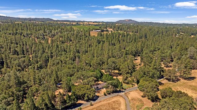 7071 Perry Creek Rd, Somerset, CA 95684