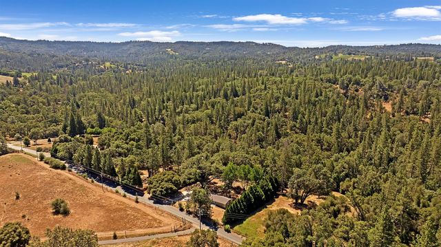 7071 Perry Creek Rd, Somerset, CA 95684