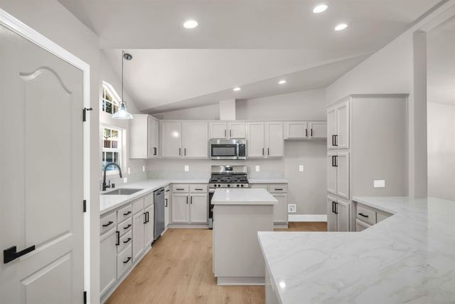 7071 Perry Creek Rd, Somerset, CA 95684