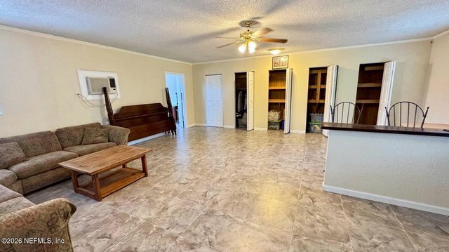 5557 FLORAL Avenue, Jacksonville, FL 32211