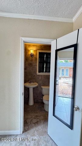 5557 FLORAL Avenue, Jacksonville, FL 32211