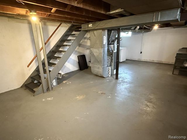 24414 W Chicago, Redford, MI 48239