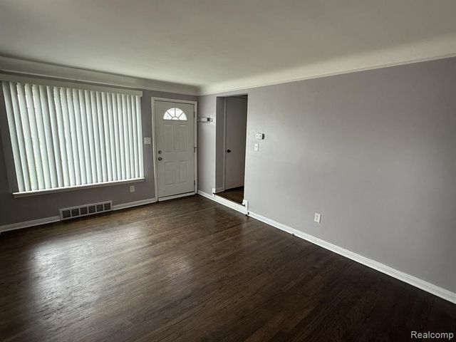 24414 W Chicago, Redford, MI 48239