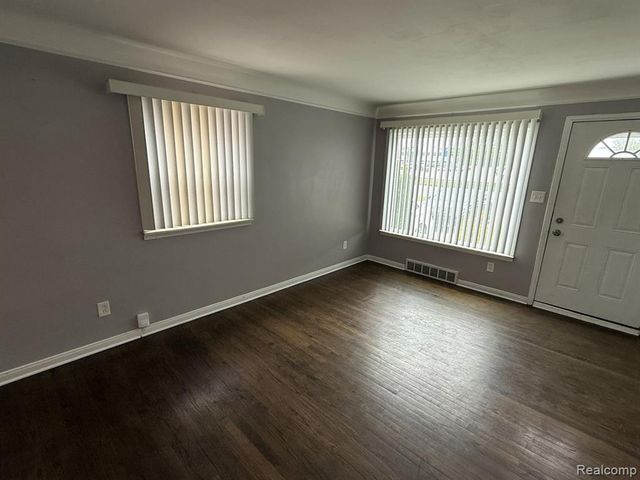 24414 W Chicago, Redford, MI 48239