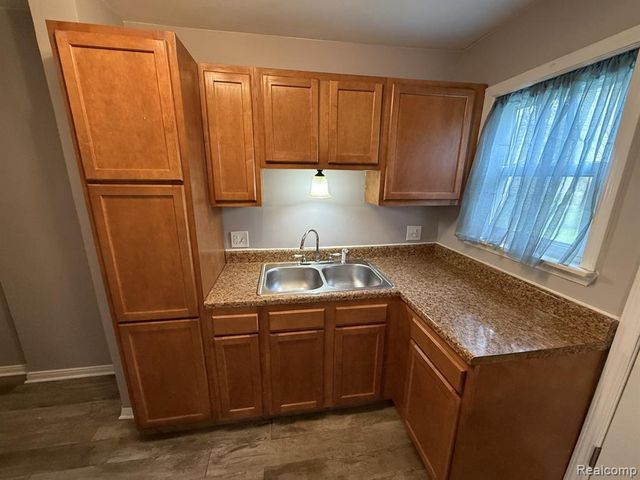 24414 W Chicago, Redford, MI 48239