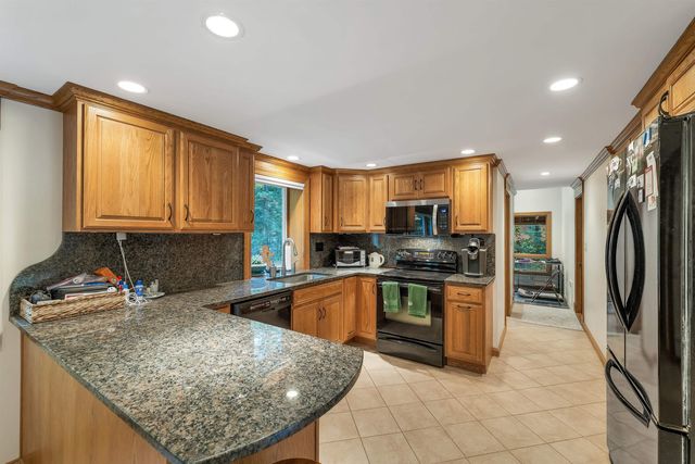24 Ridgewood Drive, Bow, NH 03304
