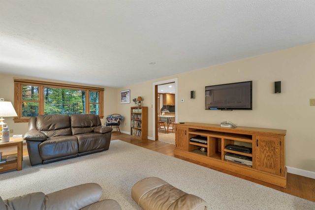 24 Ridgewood Drive, Bow, NH 03304