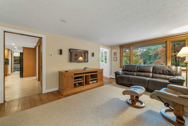 24 Ridgewood Drive, Bow, NH 03304