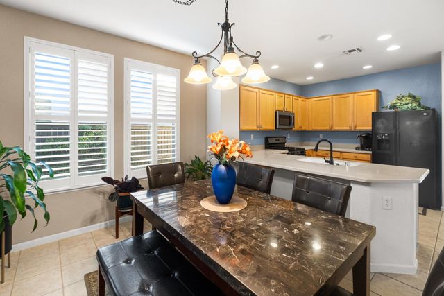 24 Grantley Pl, Sacramento, CA 95835