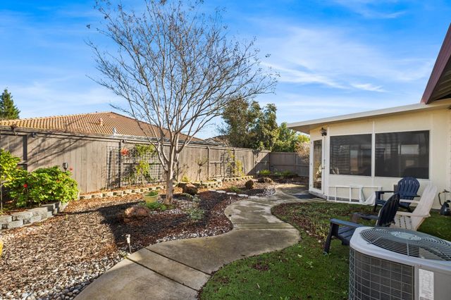 24 Grantley Pl, Sacramento, CA 95835